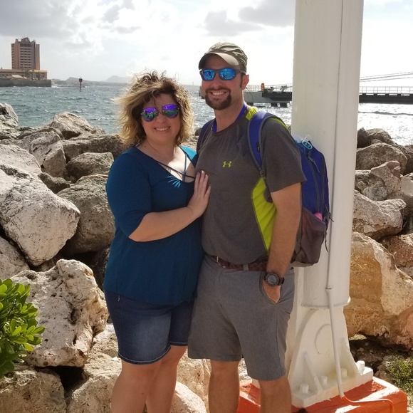 Meet your Posher, Kristy - Picture 2 of 3